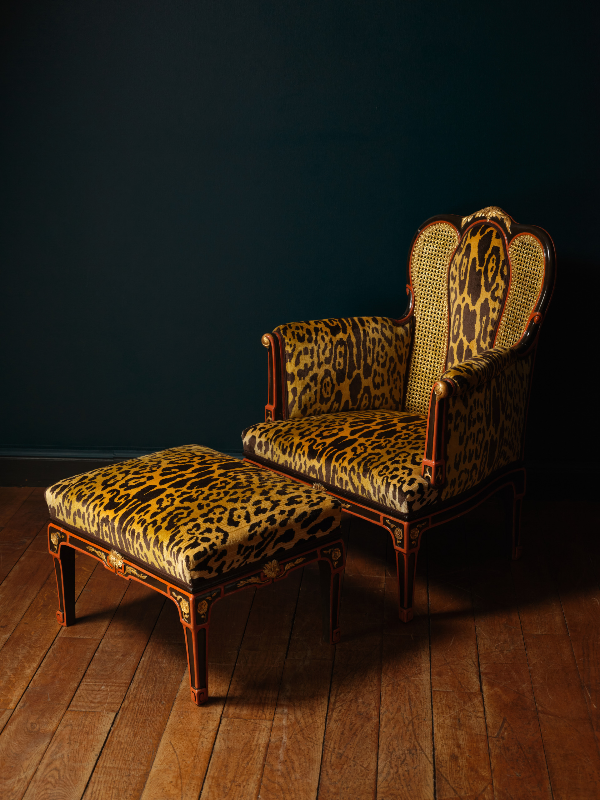 An Italian Brown and Orange Lacquered and Parcel-Gilt ‘Chinoiserie’ Bergère and Stool, ca. 1900